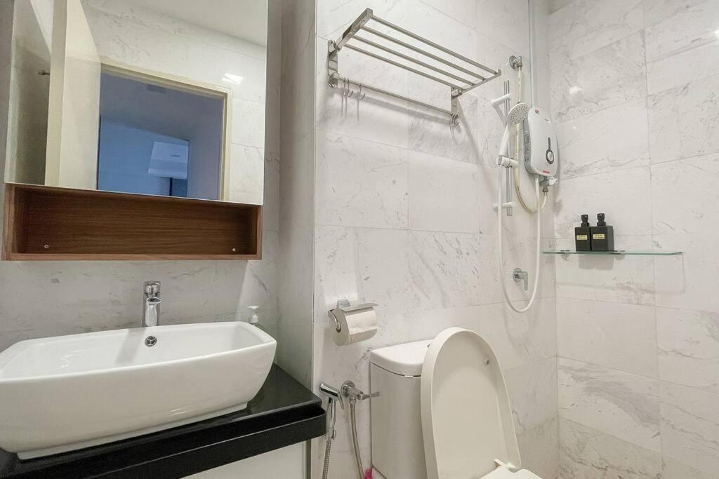 Apartment 【netflix】twice Happy Suites_2bedr Silverscape